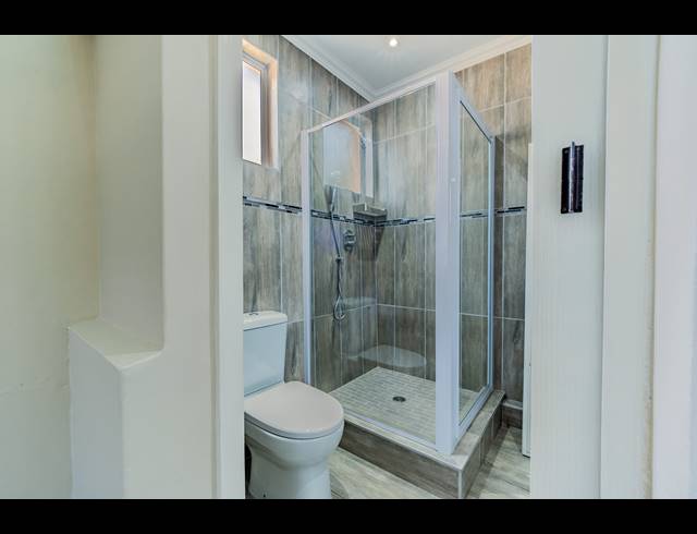 5 BEDROOM HOUSE FOR SALE IN ESSENWOOD